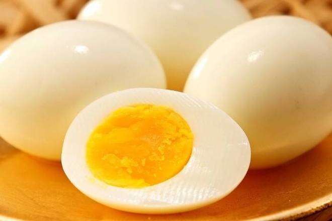 Boiled Egg on side(3)