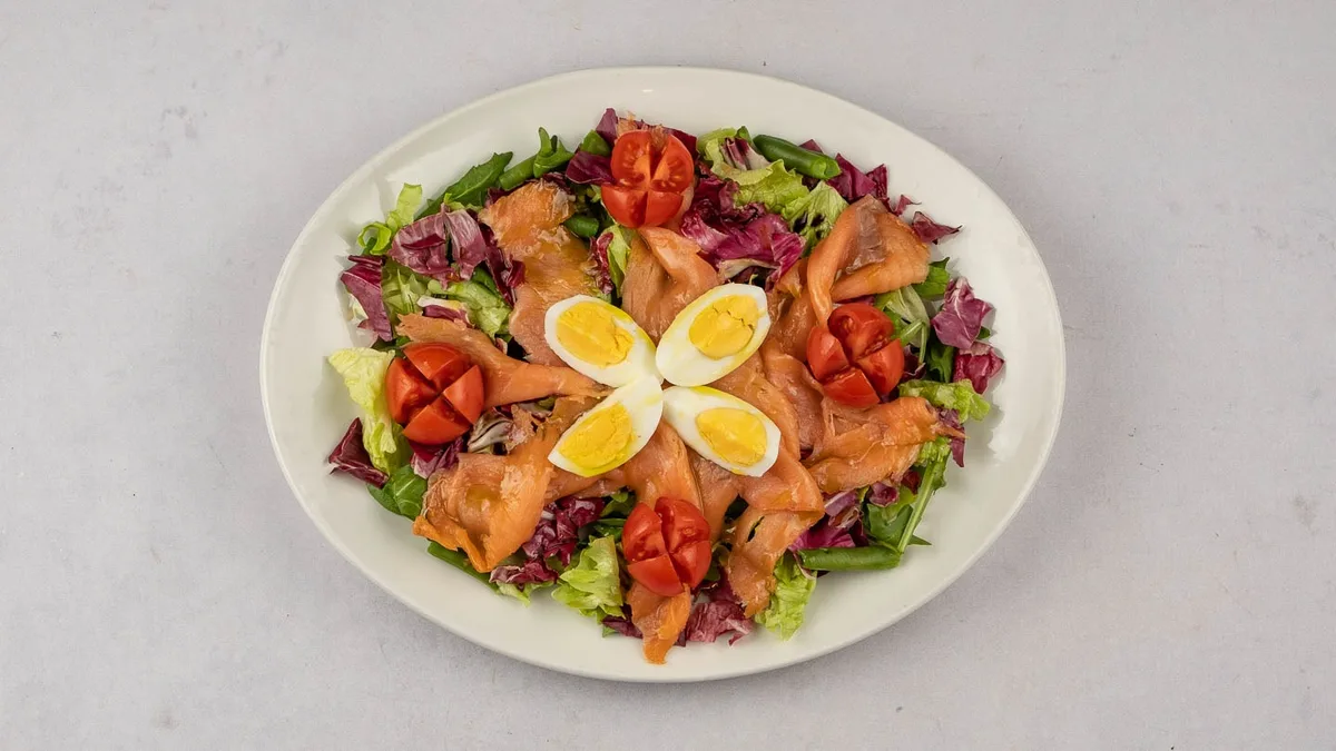 Salata s lososom
