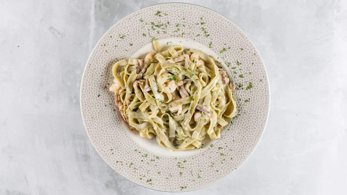 Tagliatelle agli gamberi e prosciutto