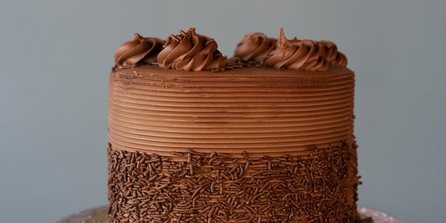 10" Chocolate Fudge Cake
