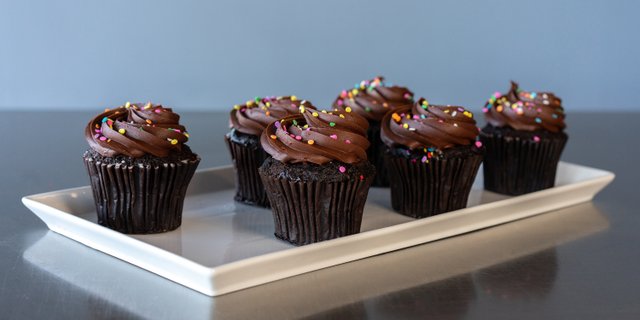 6-pack Chocolate Fudge Cupcakes
