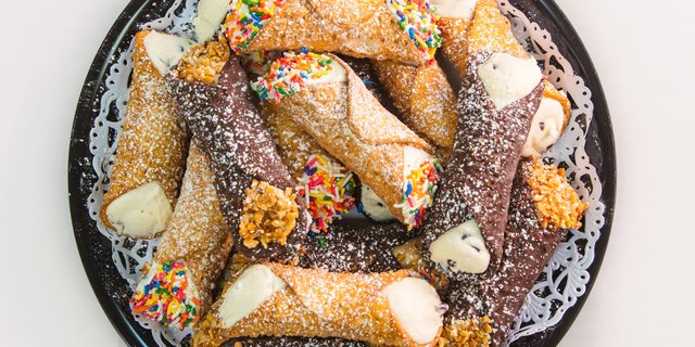 Premium Cannoli Tray