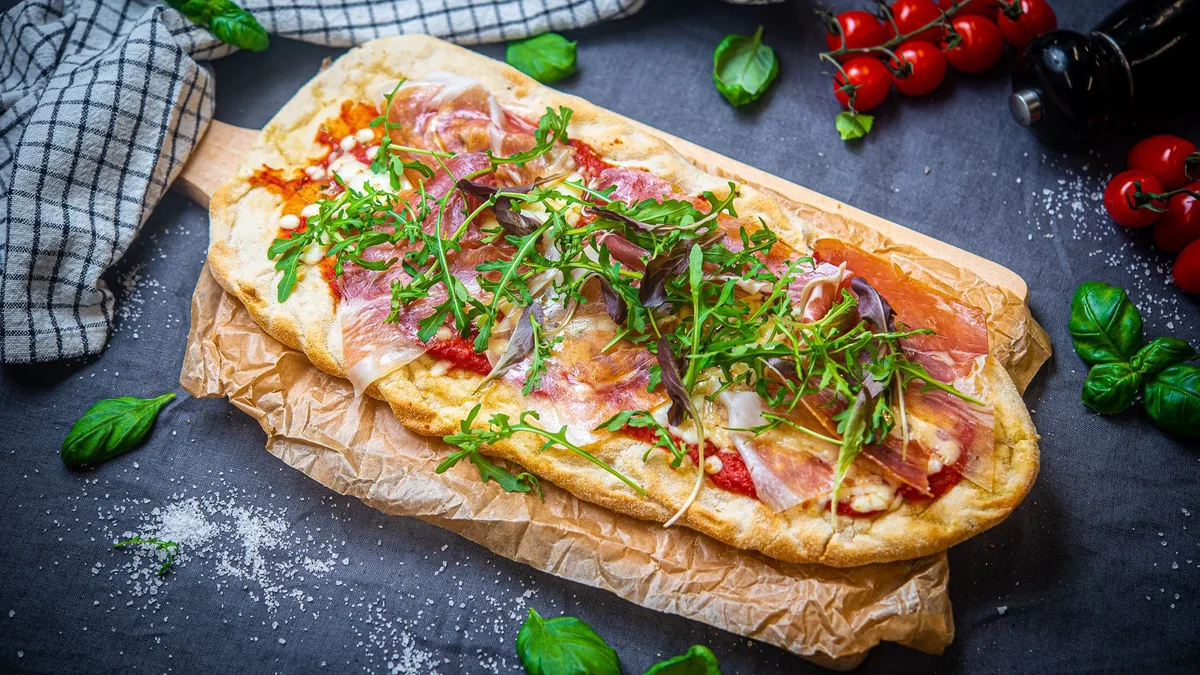 Pinsa Con Prosciutto Crudo