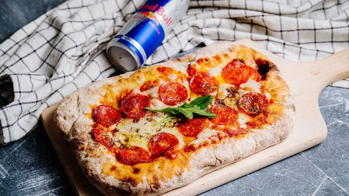 Pinsa Diavola + Red Bull