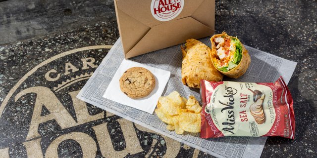 Buffalo Zinger Wrap Boxed Lunch