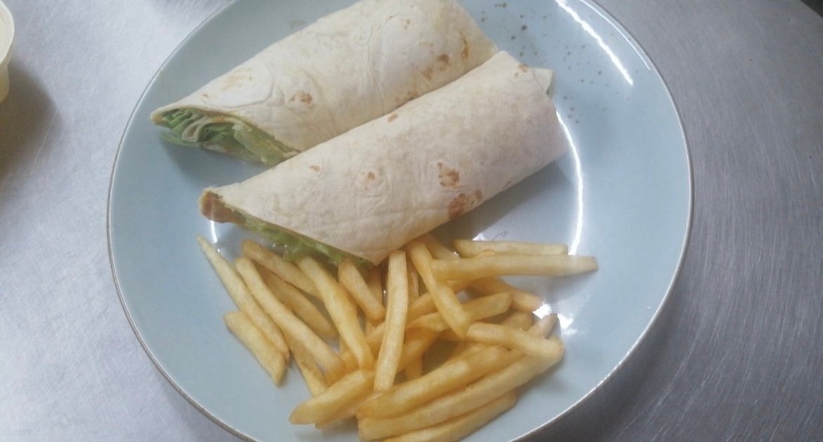 Tortilja sa tunjevinom + pomfrit