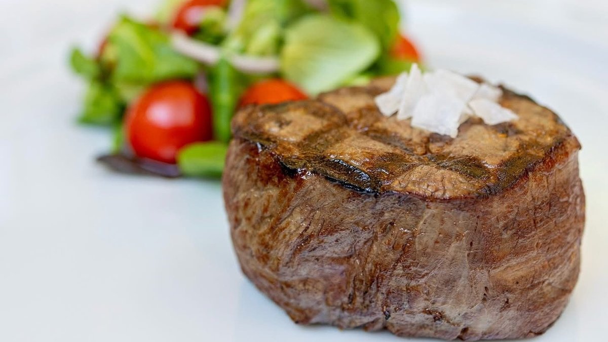 Beef Fillet And Garden Salad With Cherry Tomatoes And Shallot
