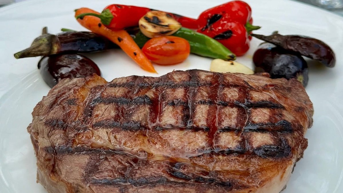 Black Angus Entrecote US Origin And Baby Vegetables