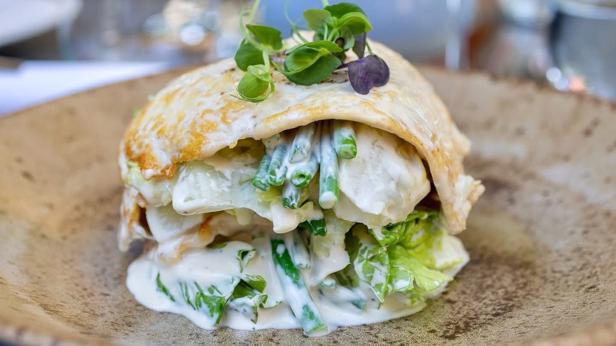 Chicken Salad With Hearts Of Lettuce And Green Beans