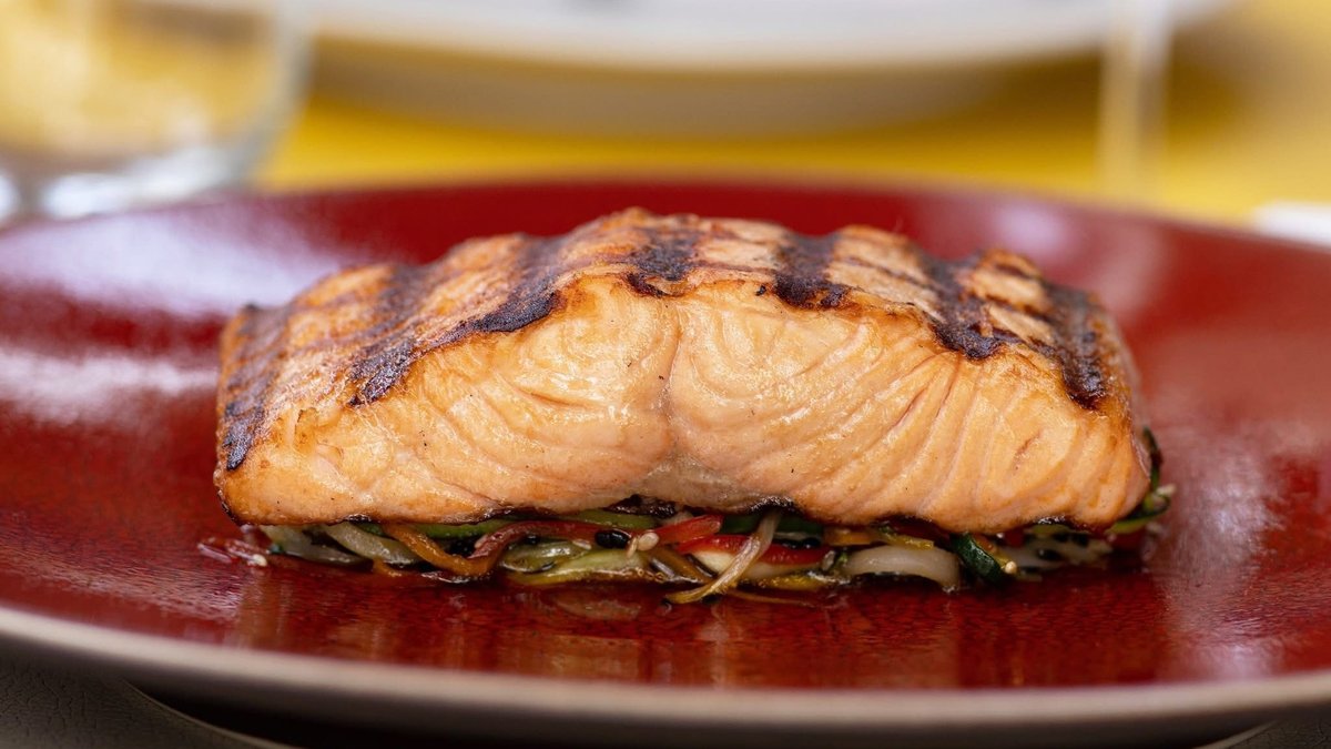 Salmon With Vegetables And Light Soy Sauce