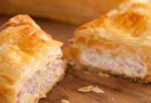 Folhado Peito de Peru e Queijo