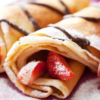 Panqueca de Chocolate com Morango