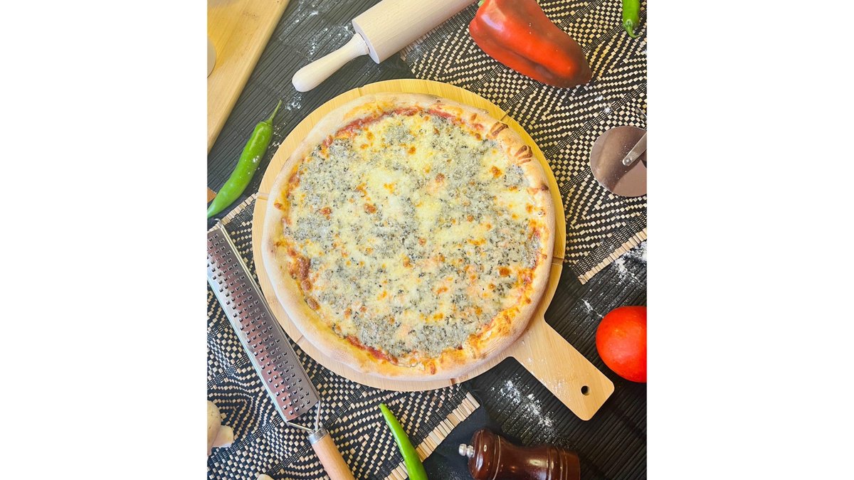 Pizza Quattro formaggi 32 cm 1 + 1