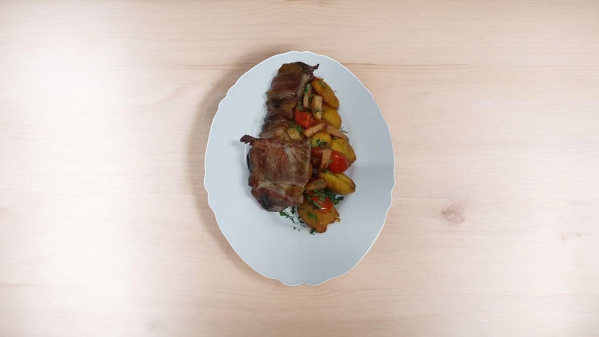 Ceafă haiducească cu cartofi rotunzi