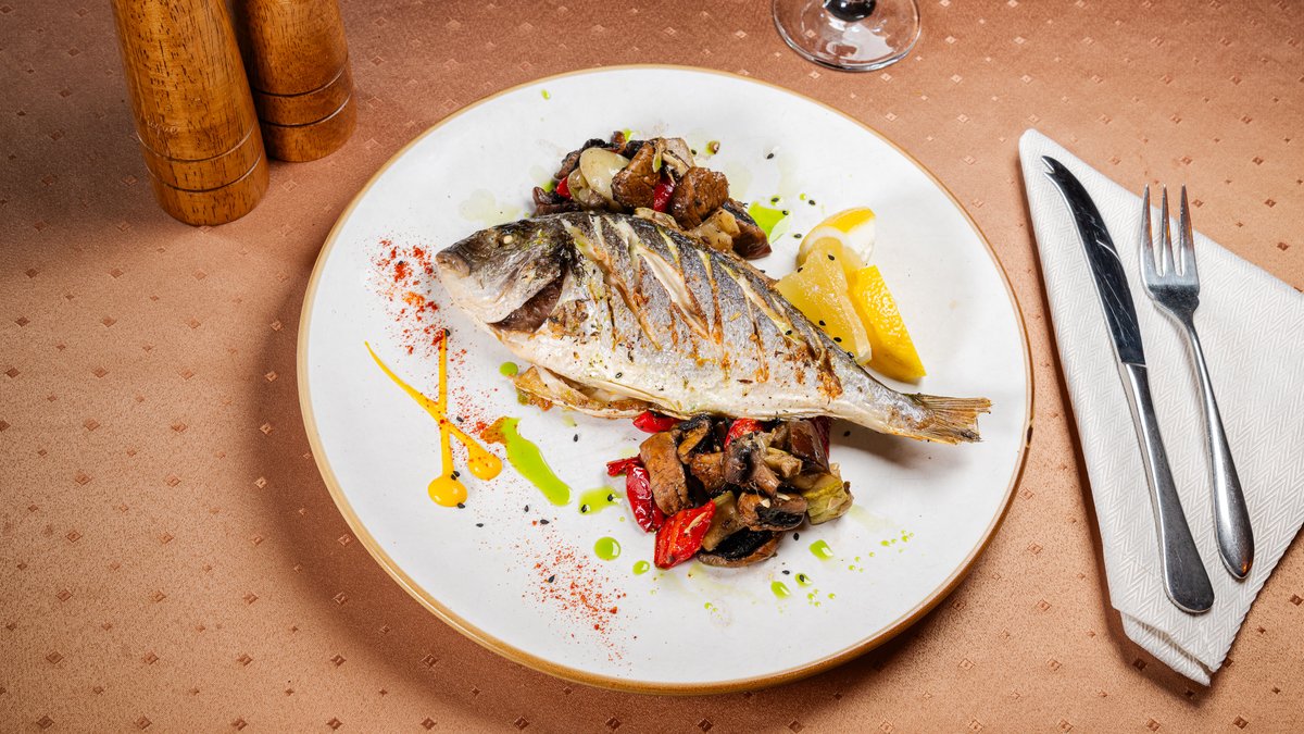 Dorada la cuptor la legume