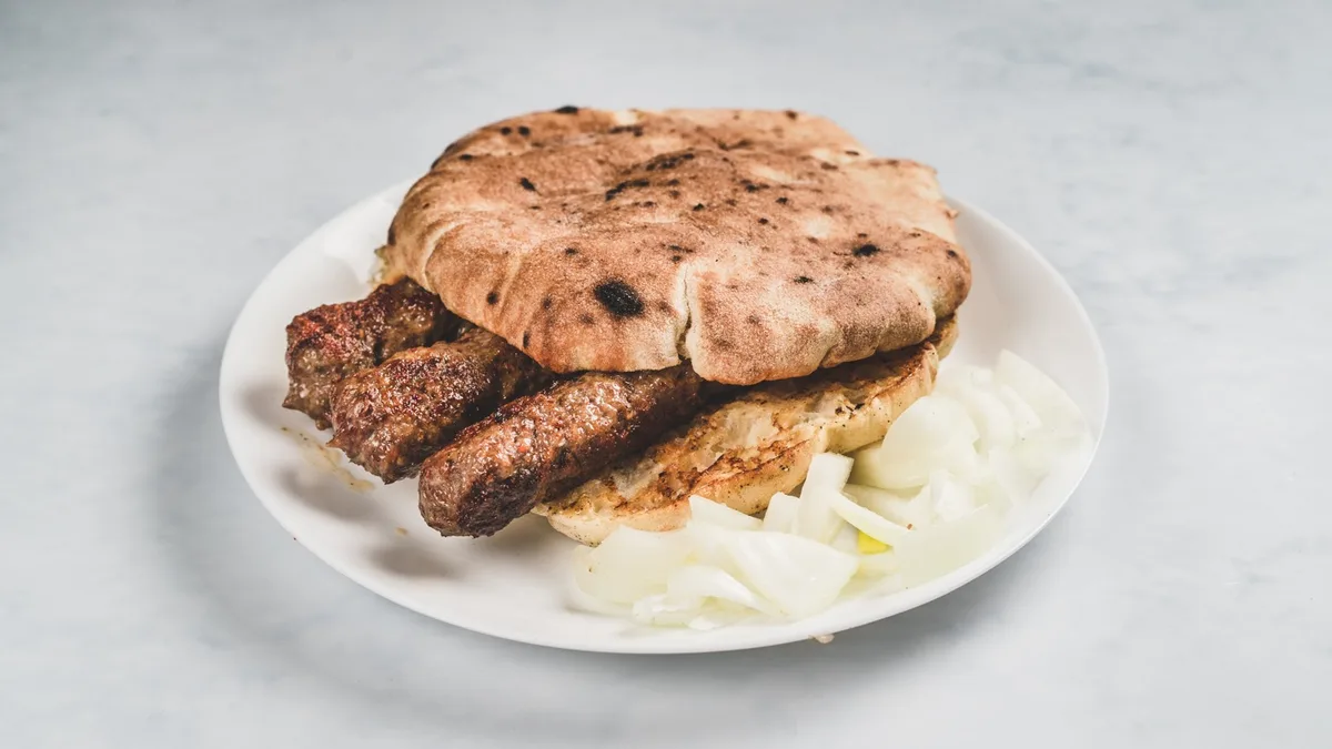 Šiš ćevapi s prilogom