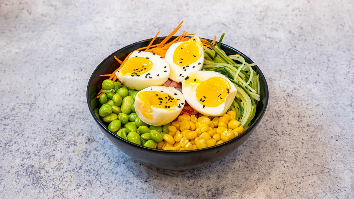 6 MINUTES EGG POKE BOWL