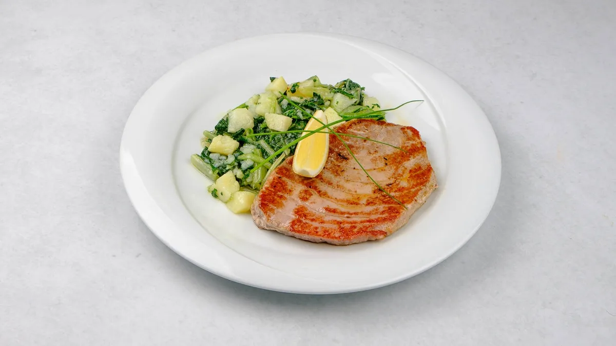 Tuna odrezak sa žara i blitva na dalmatinski