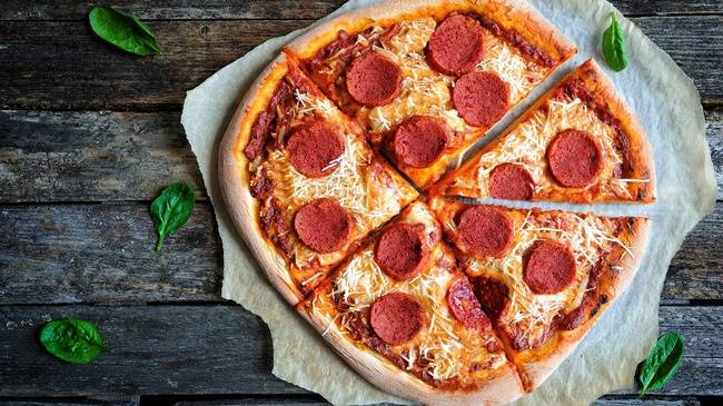 Cauliflower Vegan Cheese Pepp Pizza