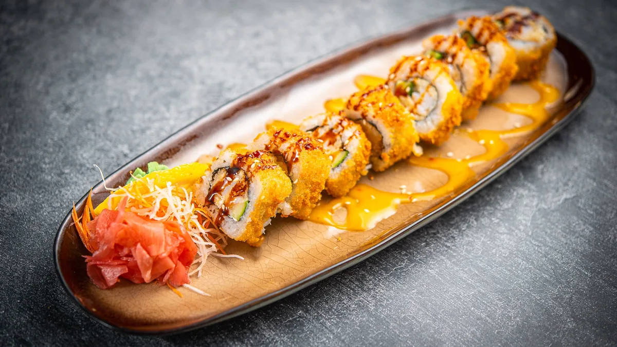 Crispy chicken fried roll maki 10tk