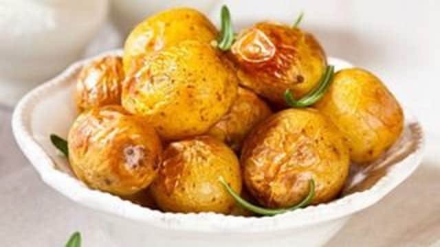 Cartofi copți pe sare 3 porții