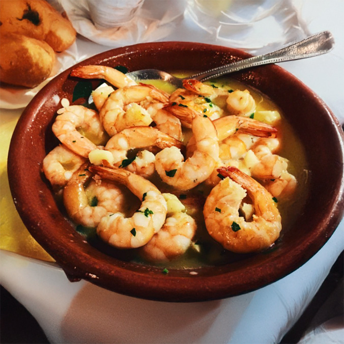 Camarones al Ajillo