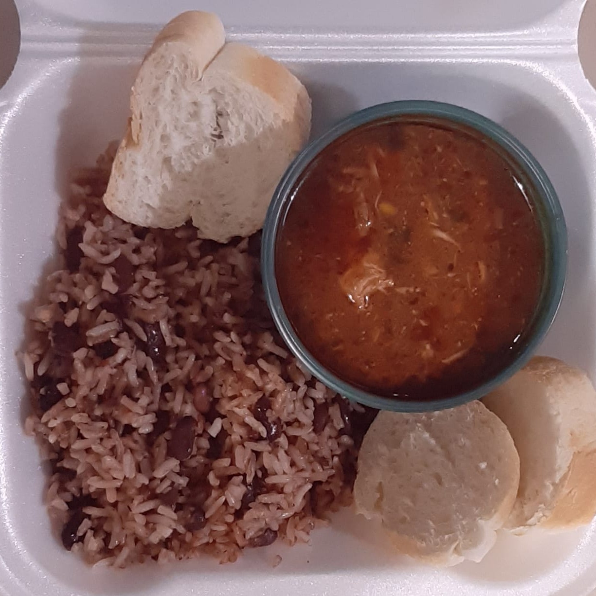 Pinto con Carne en Salsa