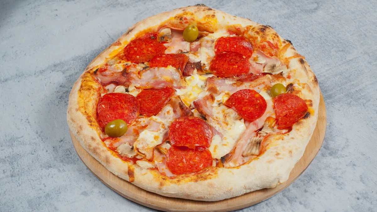 Cento Lire 32cm + Coca Cola 0.33l FREE
