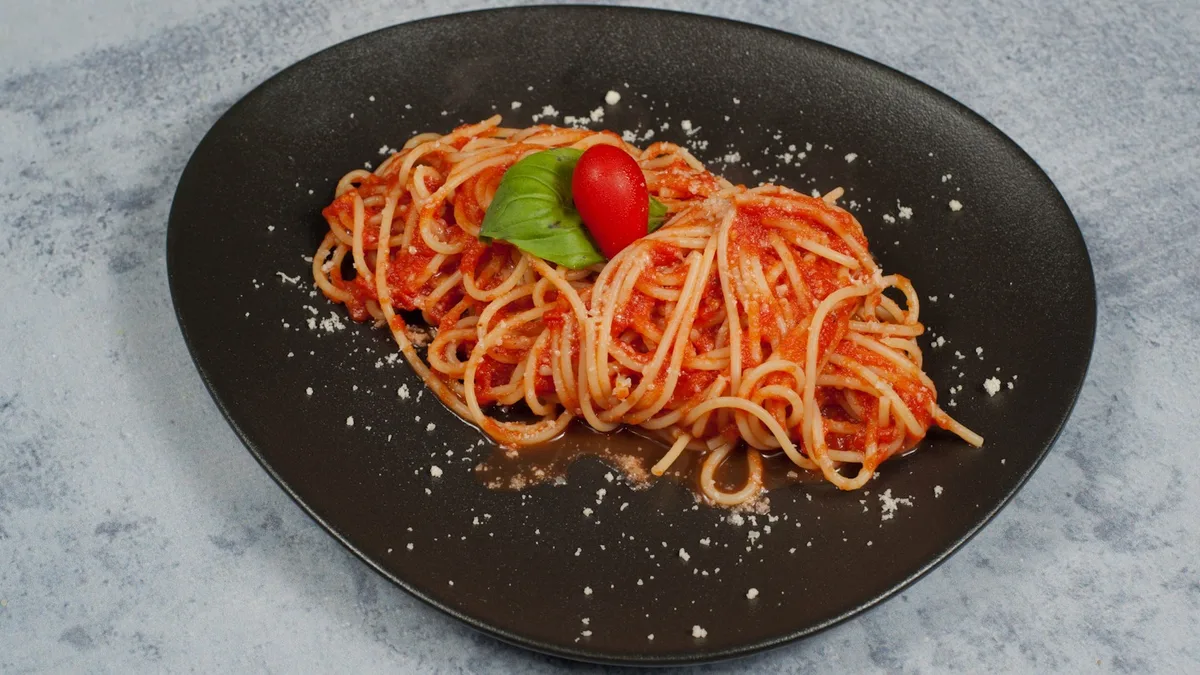 Spaghetti/Penne Napoli