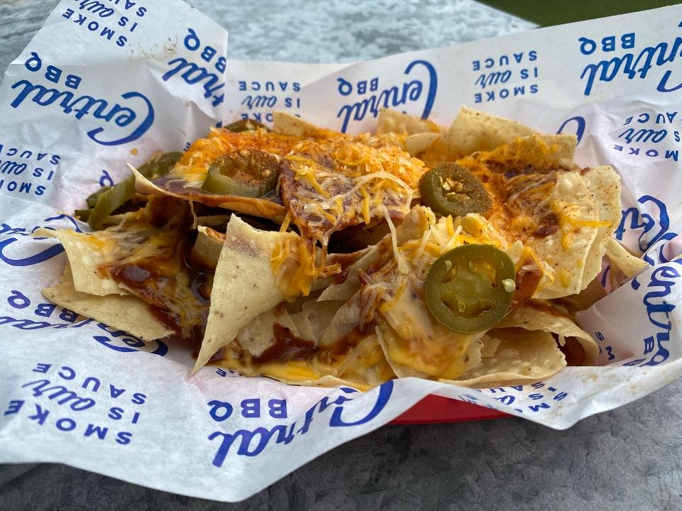 Full No Meat BBQ Nachos