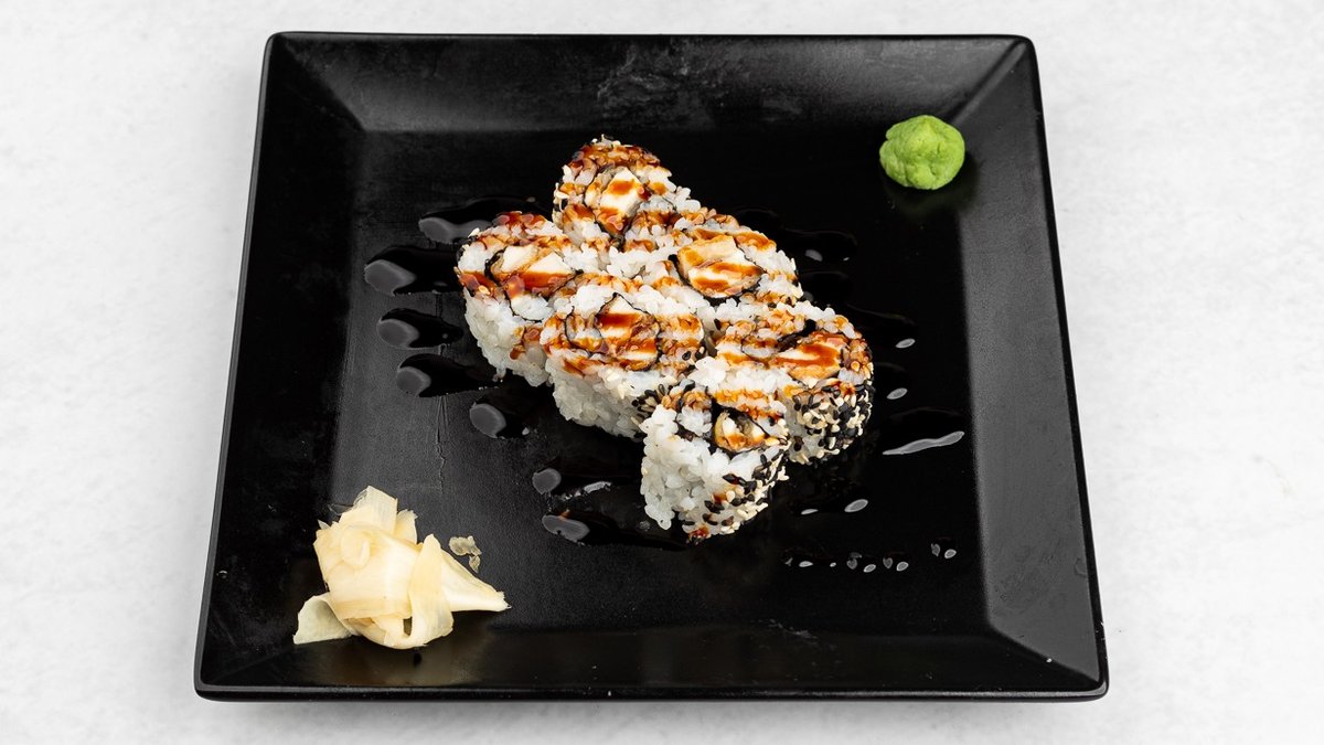 U8 Crispy chicken uramaki