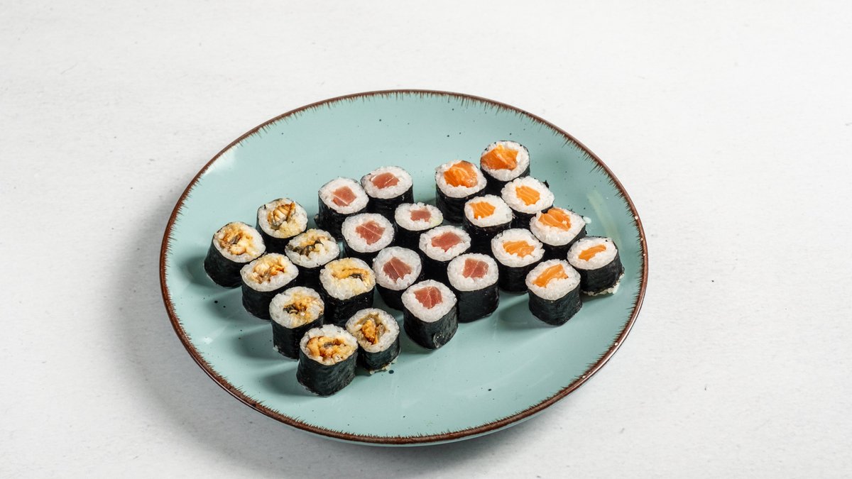 S17. Mix Maki Set