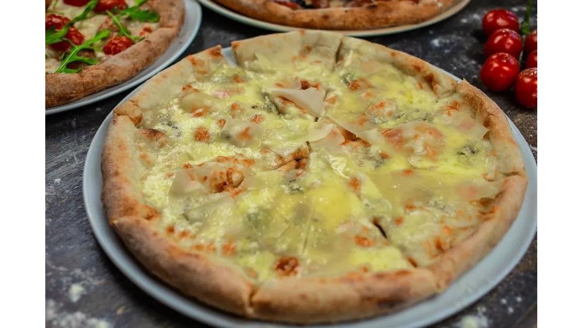Pizza quattro formaggi