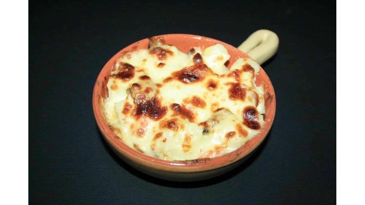 Somon copt, cu cartofi si mozzarella