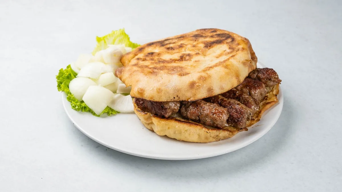 Sarajevski ćevapi u somunu mali
