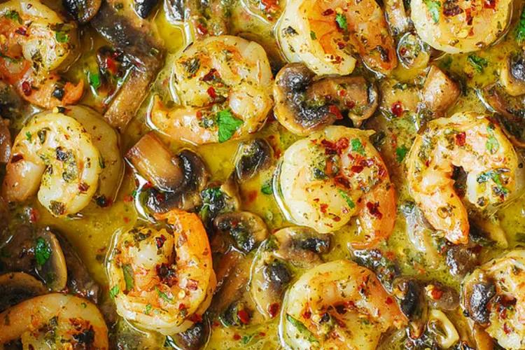 Camarones en salsa de Champiñones