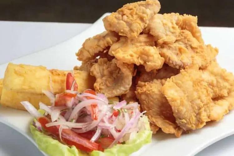 Chicharrón de Pescado en salsa de Mariscos