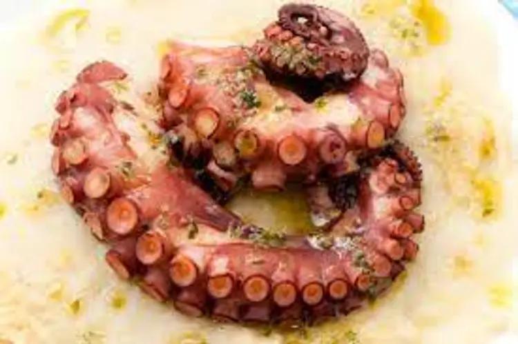 Pulpo al Ajillo