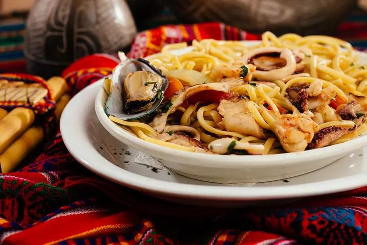 Spaguetti Saltado de Mariscos