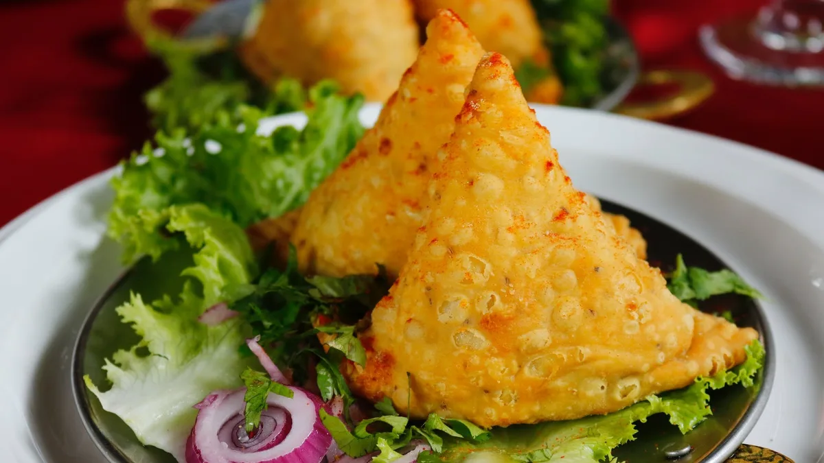 Punjabi Veg Samosa (2 tk)
