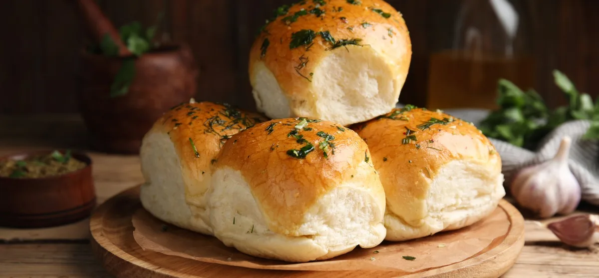Buns with butter, herbs and garlic2 pc)