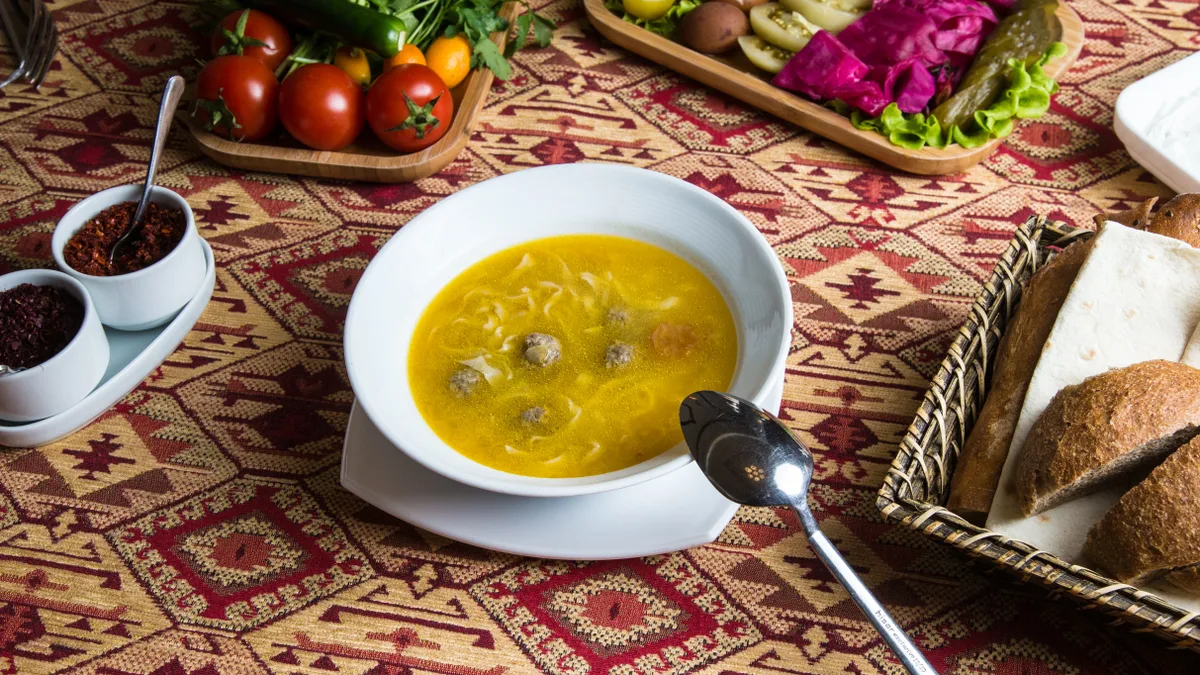 Əriştə Şorbası