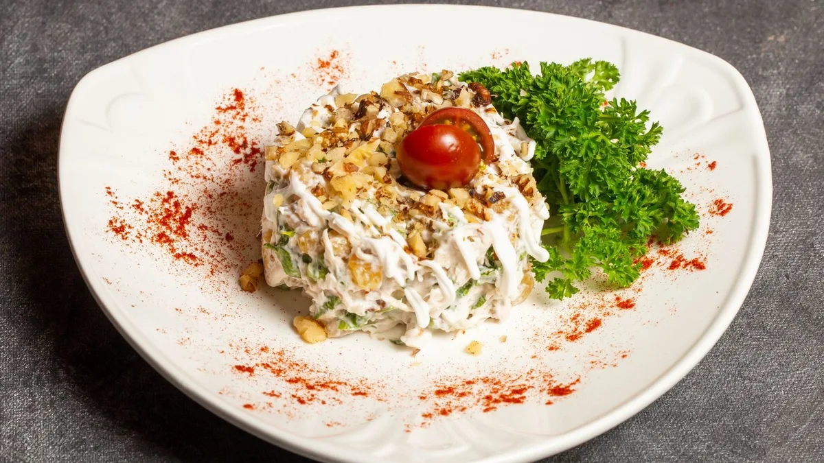 Toyuq Salatı