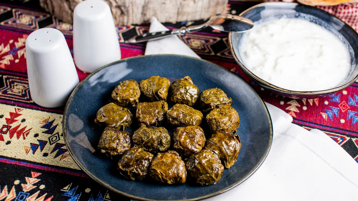 Yarpaq Dolması