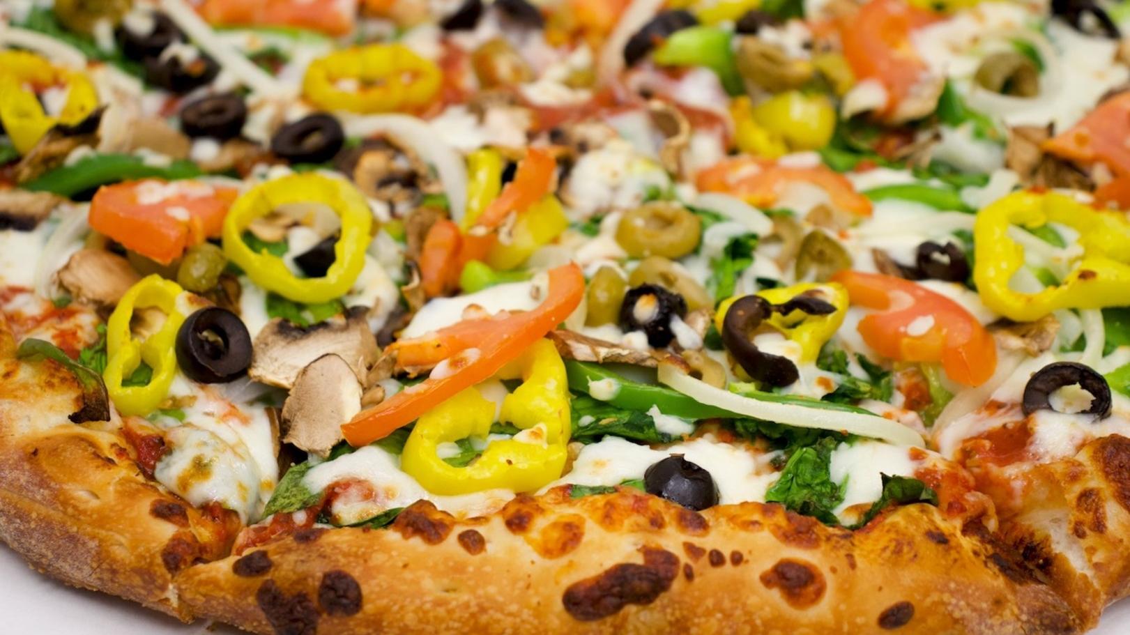Veggie Specialty Pizza (Medium)
