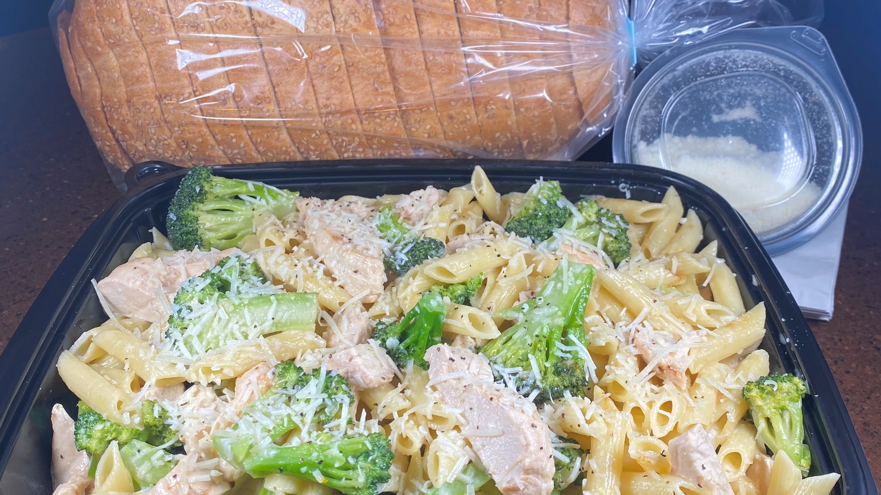 FM BUNDLE Alfredo Chicken, Penne and Broccoli