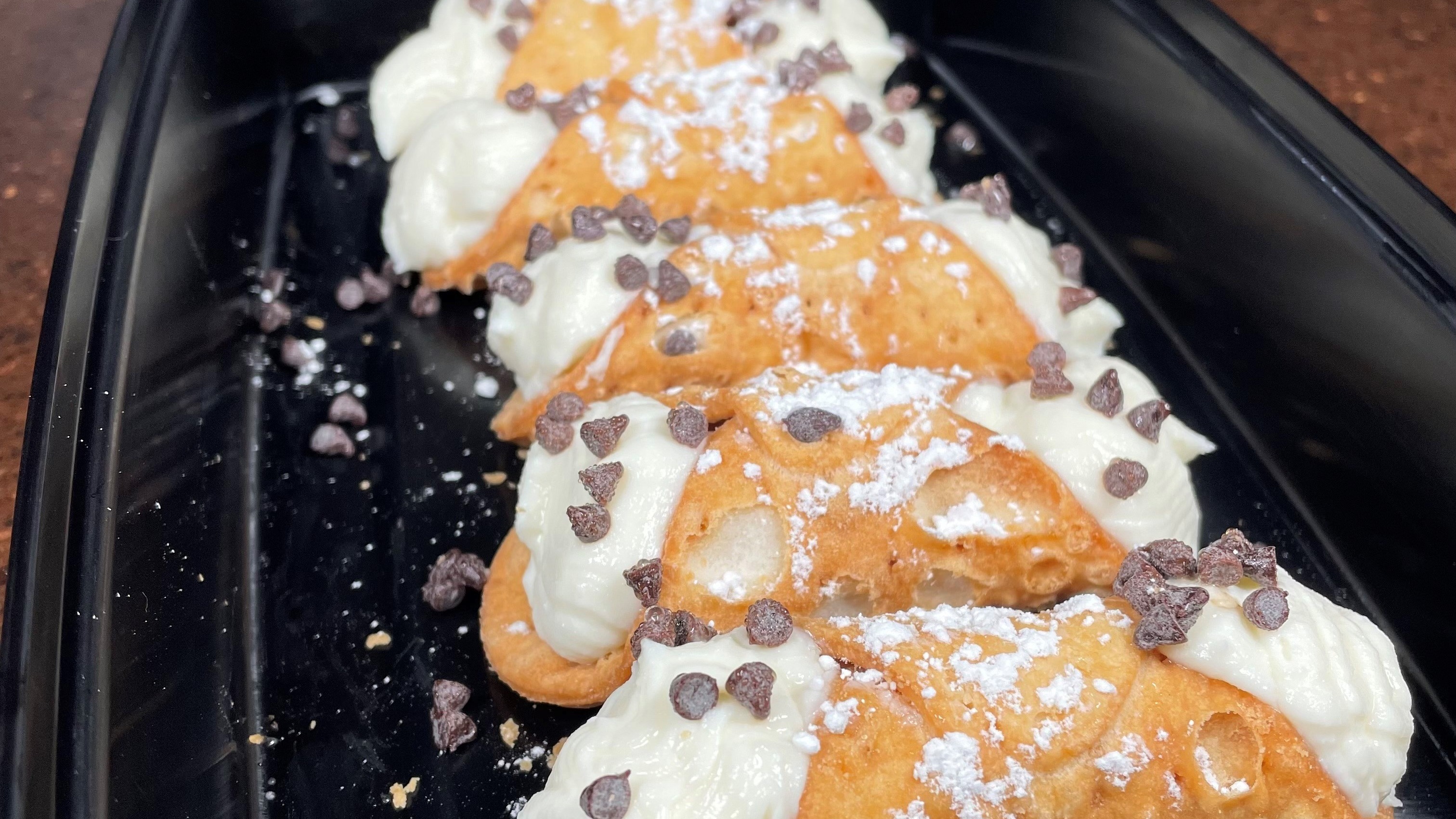 FM Mini Cannoli's (5)