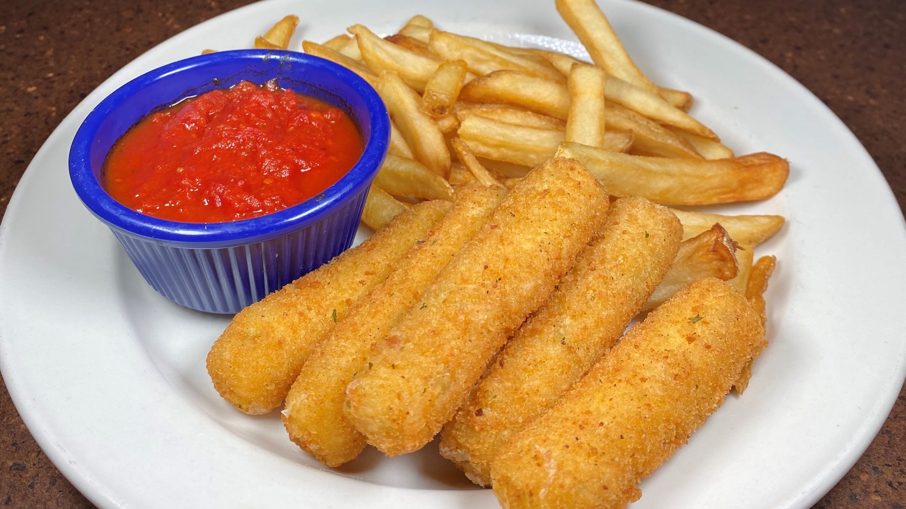 Kid's Mozzarella Sticks (5)