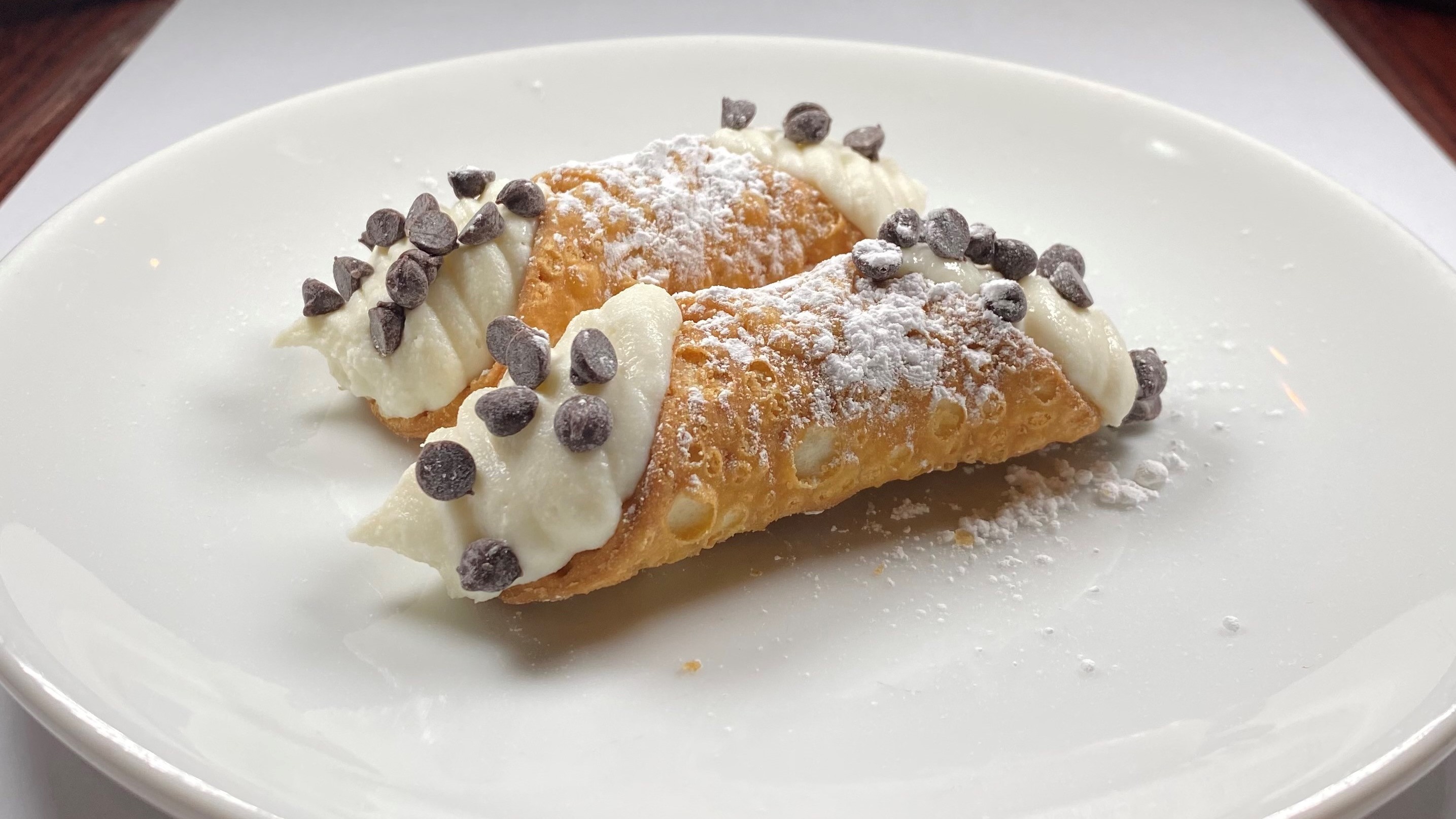 MONTILIO'S  Mini Cannoli (2)
