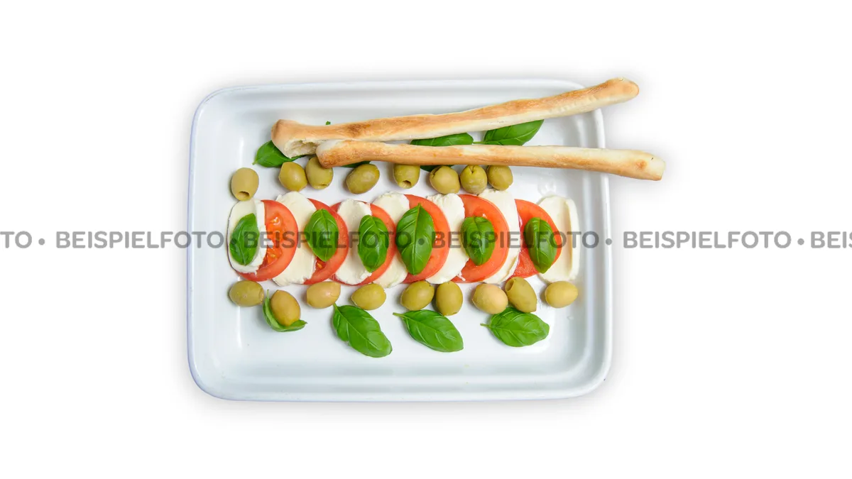 132. Mozzarella Salat